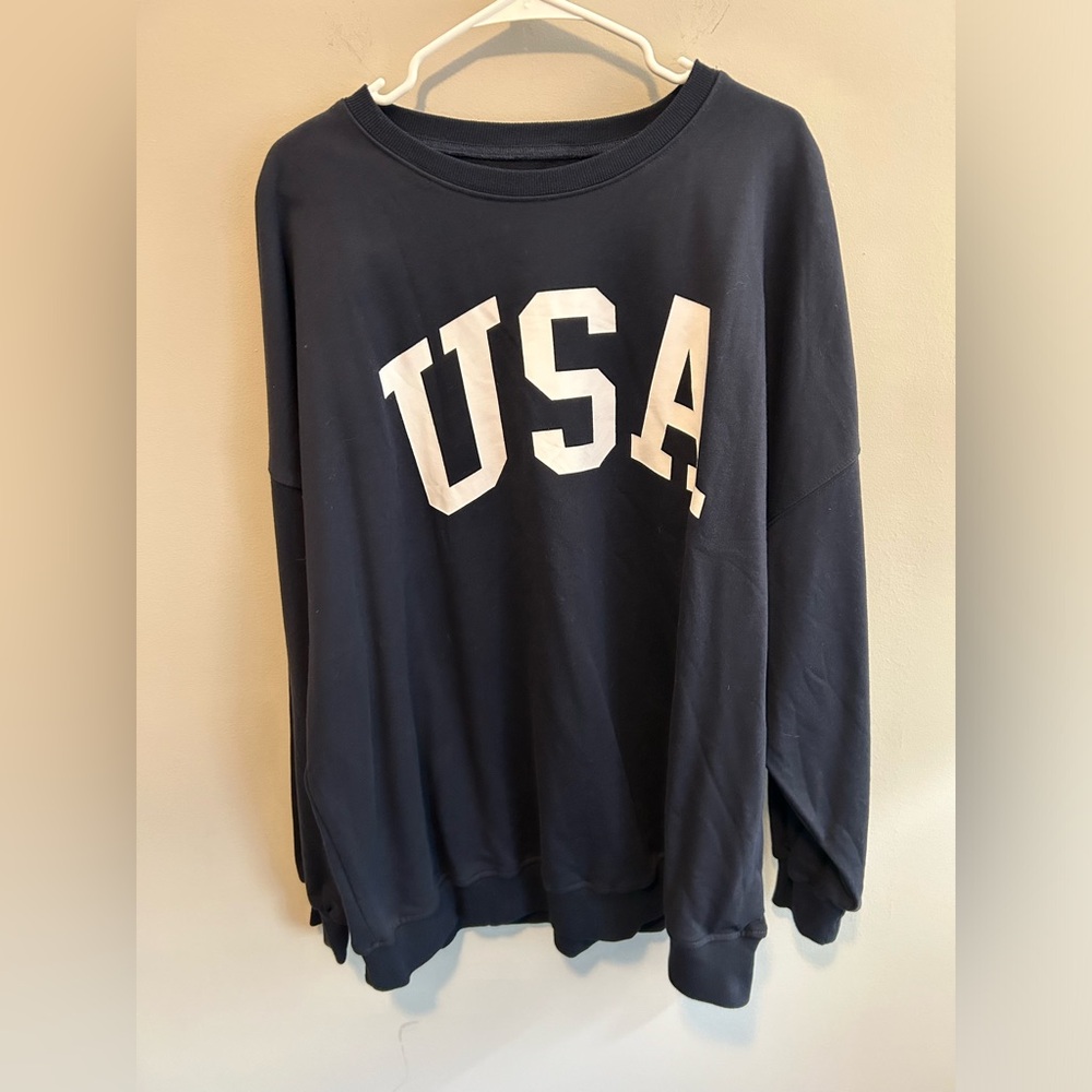 NWOT USA sweatshirt